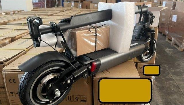 Carico di 426 monopattini elettrici non a norma fermato e regolarizzato dalla Dogana