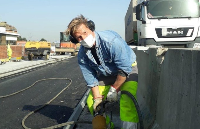 Colpito in testa dalla benna dell’escavatore, muore operaio bergamasco