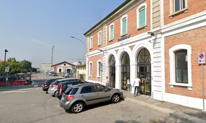 Dopo le aggressioni la sala d’attesa della stazione di Romano chiude di notte