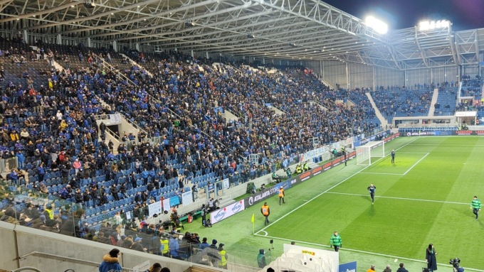 La riunione fuori dal Baretto e i 95′ minuti da urlo al Gewiss: spiragli di vera Curva Nord