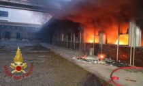 Incendio nell'ex fabbrica Reggiani, le fiamme divampano in un ufficio abbandonato