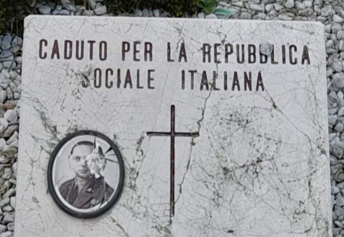 Rotte le tombe dei caduti della Repubblica sociale, Angeloni: «Nessuna rivendicazione»