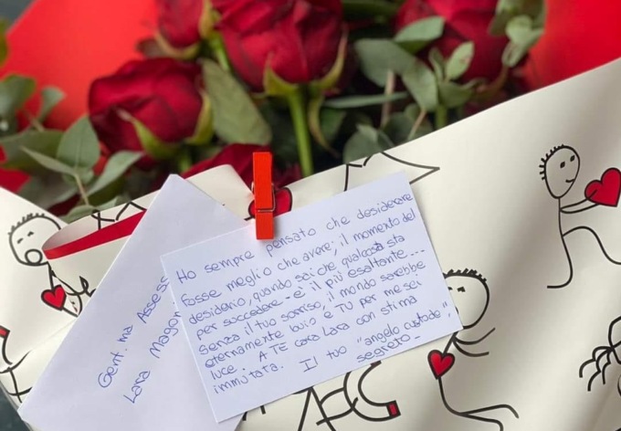 San Valentino, corteggiatore anonimo per Lara Magoni: «Fatti vivo, per cena sono libera»