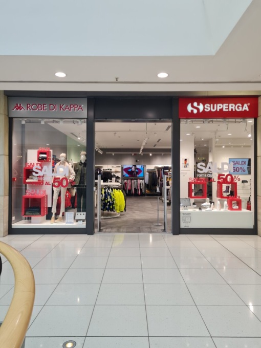 Un negozio per due: a Oriocenter il nuovo store (unico) di Superga e Robe di Kappa