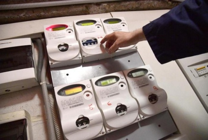 Per difendersi dai rincari i locali ora valutano pure di ridurre gli orari d’apertura