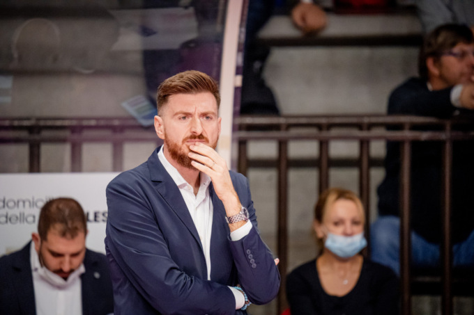 Brutti risultati per il Volley Bergamo 1991, si è dimesso l’allenatore Lino Giangrossi