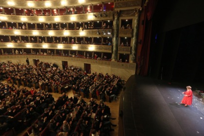 Al Teatro Donizetti c’è sempre il pienone. E domenica 27 arriva Ferzan Ozpetek