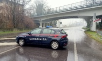 Donna minaccia di gettarsi da un ponte a Palazzolo, ore di panico e traffico in tilt