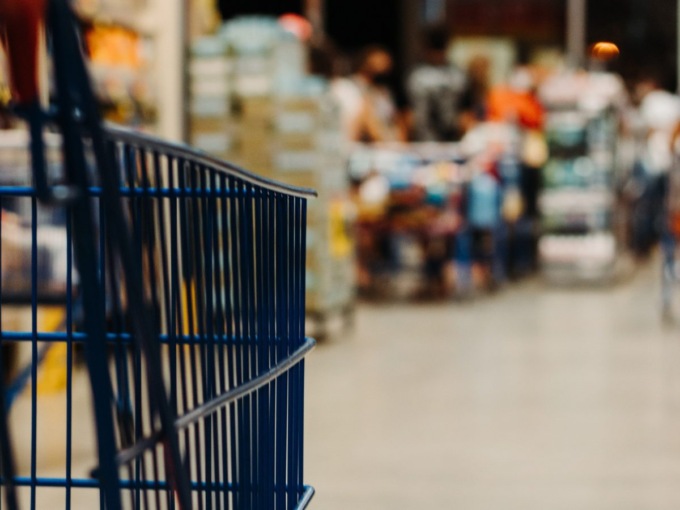 I prezzi sono ormai alle stelle. Ma grazie a Internet è possibile risparmiare almeno un po’