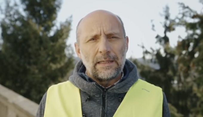 Don Emanuele Personeni in pellegrinaggio per dire «no all’obbligo vaccinale, ai ricatti, al Green Pass»