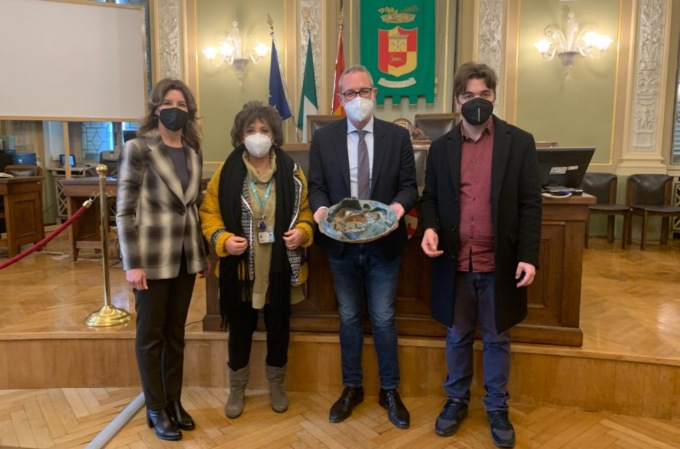 Giornata contro il bullismo: in Provincia esposta una scultura del Papa Giovanni XXIII