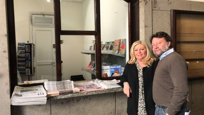Riapre l’edicola alla funicolare in Città Alta. I titolari sono gli stessi del minimarket