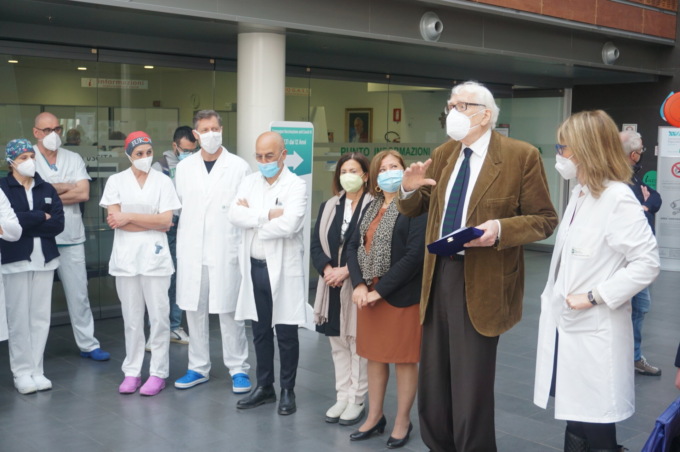 Gli infermieri del Papa Giovanni hanno ricevuto il premio dell’Associazione Art.3