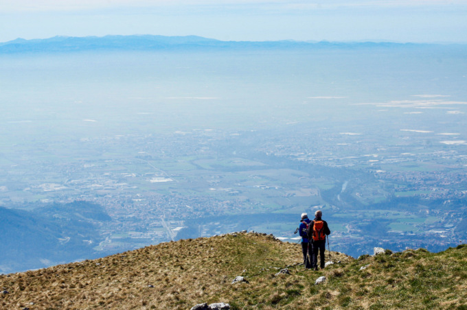 Gli antichi sentieri del monte Bronzone, per una vista mozzafiato sul lago d’Iseo