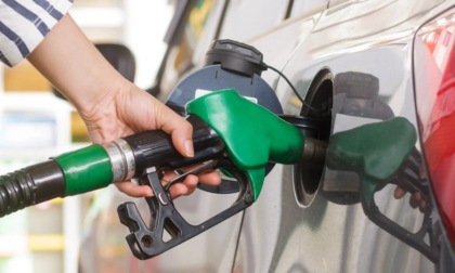 Caro carburanti, il taglio alle accise non basta e i prezzi aumentano ancora