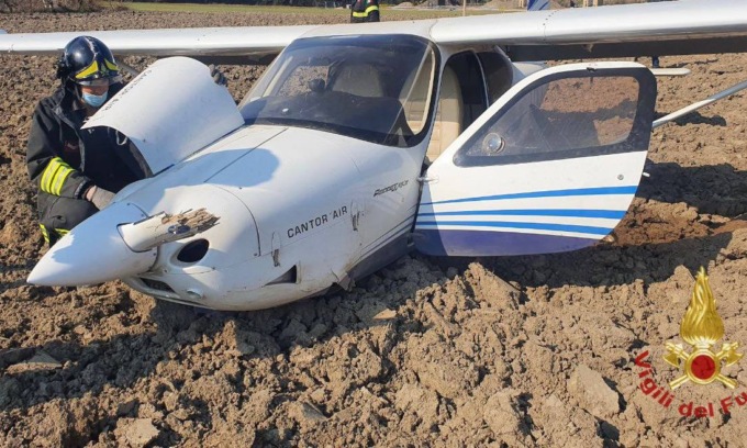 Incidente in ultraleggero: coinvolti due giovani