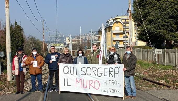 Boccaleone, San Tomaso, Curno e Mozzo alzano barricate contro i muri delle Ferrovie
