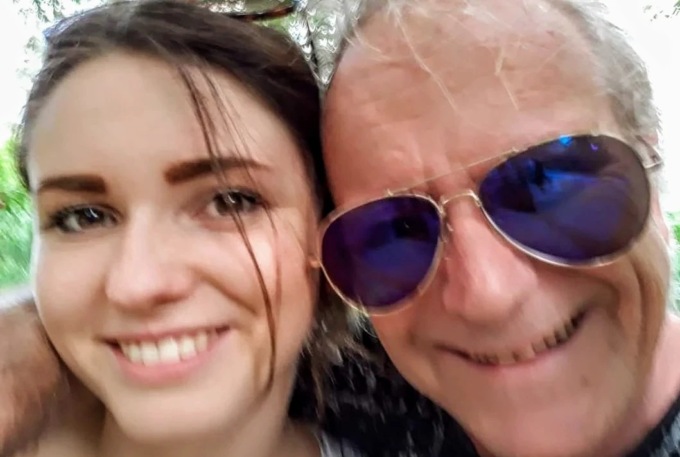 Il padre di Carol Maltesi: «Fontana è un mostro, si è finto mia figlia per mesi»