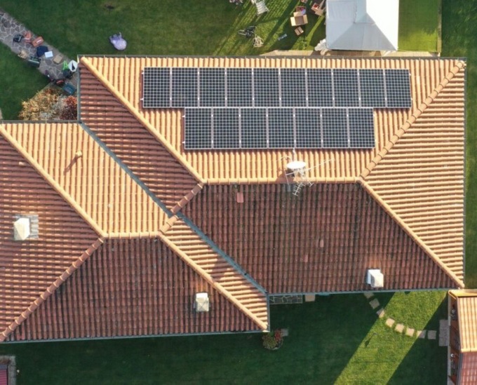 Pannelli fotovoltaici: la soluzione più immediata contro i rincari dell’energia provocati dal conflitto Russia-Ucraina