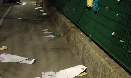 Villaggio degli Sposi, vandali distruggono i messaggi di pace dei bimbi delle elementari