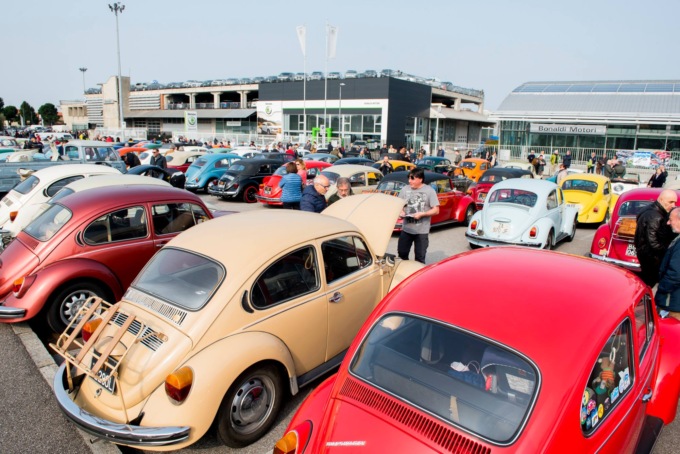 Torna la Bèrghem Bug, il raduno con ben 200 maggiolini Volkswagen d’epoca