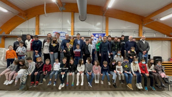 Ai piedi della Presolana nasce il “Family soccer team”: 18 calciatori, papà di 68 bambini
