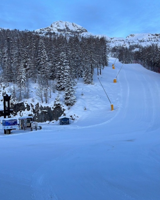 Ultimo sprint della stagione grazie alla nevicata: a Colere si scia fino al 10 aprile