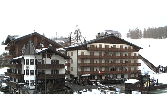 Ultimo sprazzo di inverno sulle Orobie: neve da 900 metri in su
