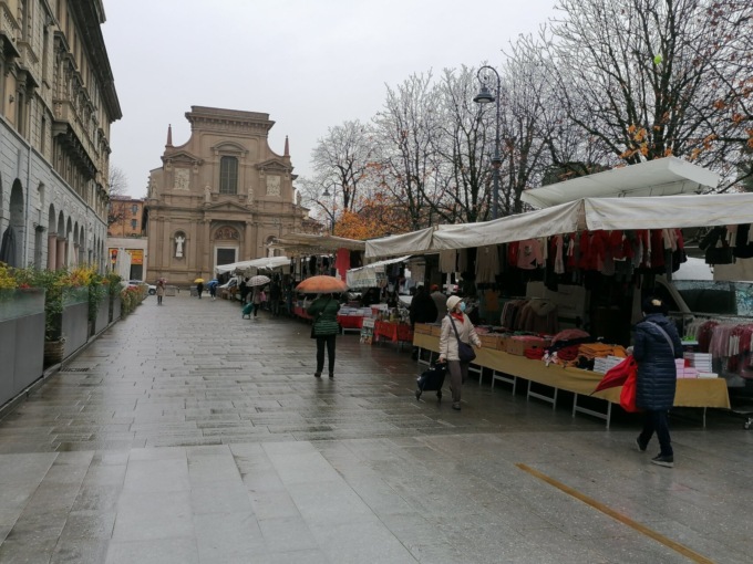 Festa del 25 Aprile: il mercato settimanale del Sentierone è anticipato a domenica 24 aprile