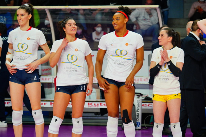 Volley Bergamo 1991-Conegliano: devoluti a Cesvi oltre 5 mila euro per l’emergenza Ucraina