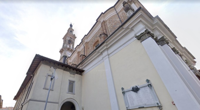 Colognola: «Il Comune ripristini l’illuminazione del campanile dell’ex chiesa parrocchiale»