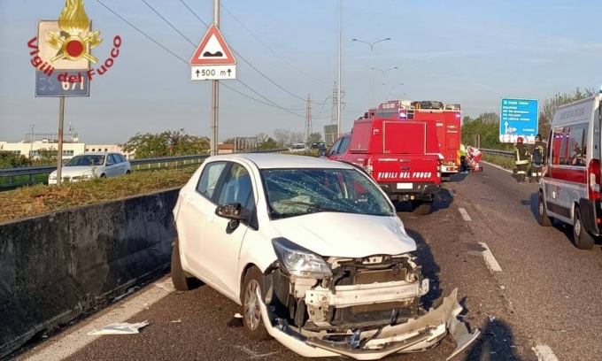 Brutto incidente a Curno causato da un’auto contromano, tre persone ferite (per fortuna non gravi)