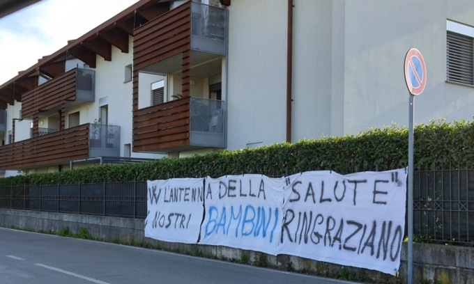 Brignano, bufera sull’antenna 5G (alta trenta metri) del segretario leghista