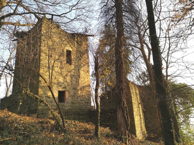 Salvate il Castello dell’Allegrezza, ma per favore non cancellate le sue rughe