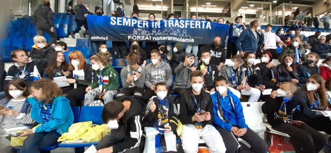 I bambini ucraini di Rota Imagna allo stadio per Atalanta-Verona: le immagini di una festa