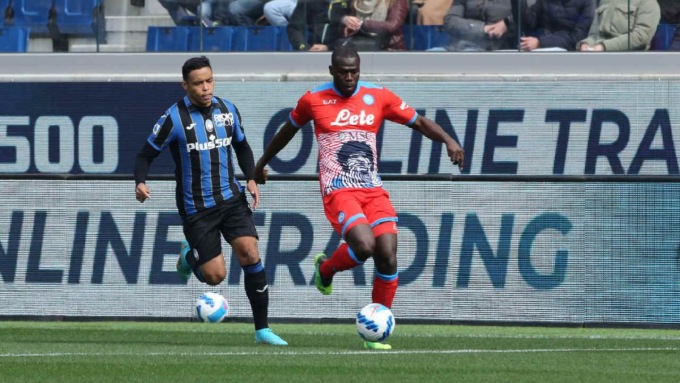 Atalanta multata per «cori beceri» dei tifosi. Indagini in corso per i cori razzisti a Koulibaly