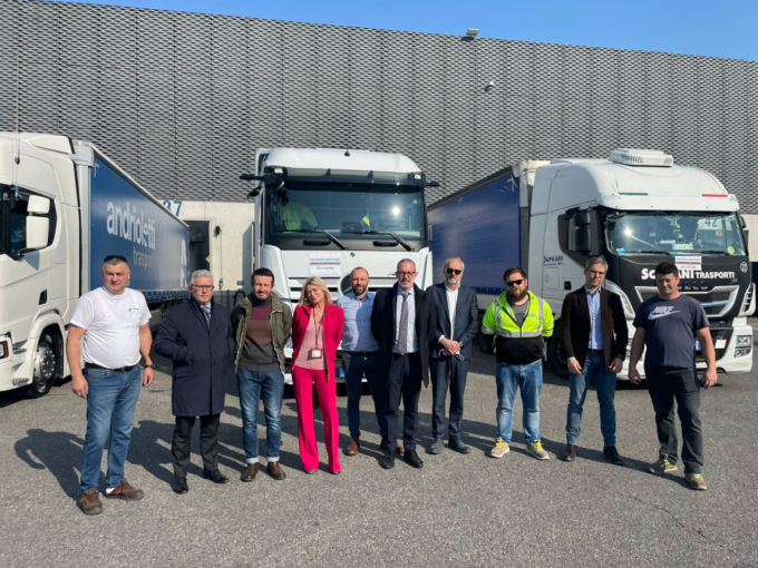 Emergenza Ucraina, partiti da Calcinate tre camion con oltre 60 tonnellate di cibo