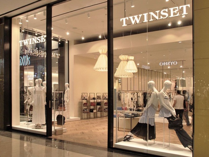 A maggio inizia la stagione delle cerimonie: a Oriocenter caccia all’outfit perfetto