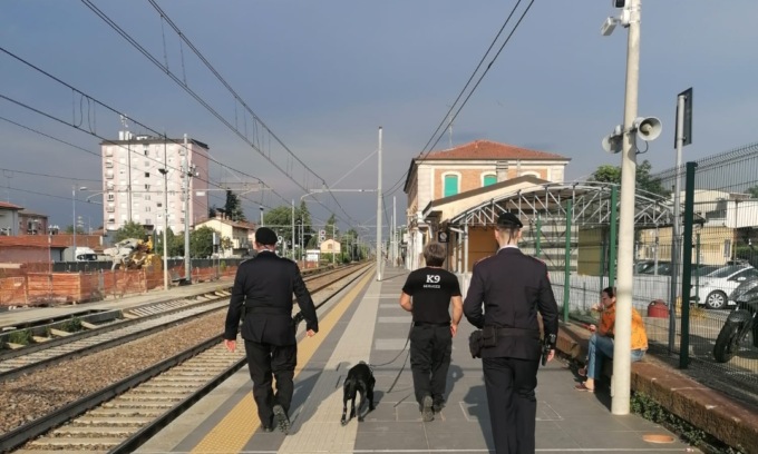 Controlli antidroga alla stazione di Romano, denunciato un 24enne irregolare