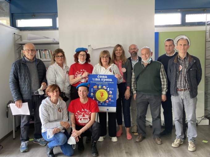 Sabato 7 maggio nei punti vendita Conad di Bergamo torna “Dona una spesa”