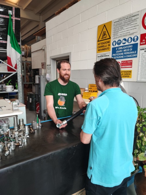 Ti si rompe un tubo flessibile? McAnik risolve immediatamente!