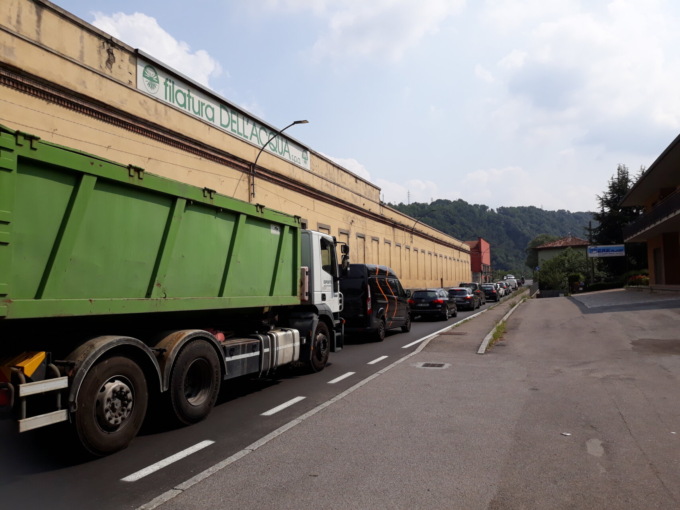 Semaforo di Colzate in tilt, monta la rabbia fra gli automobilisti della Val Seriana