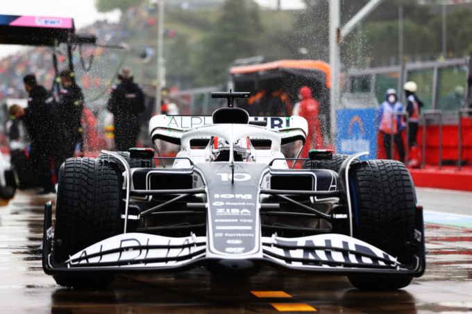 A Le Due Torri di Stezzano arriva la monoposto di F1 AlphaTauri con un’esposizione e simulatori