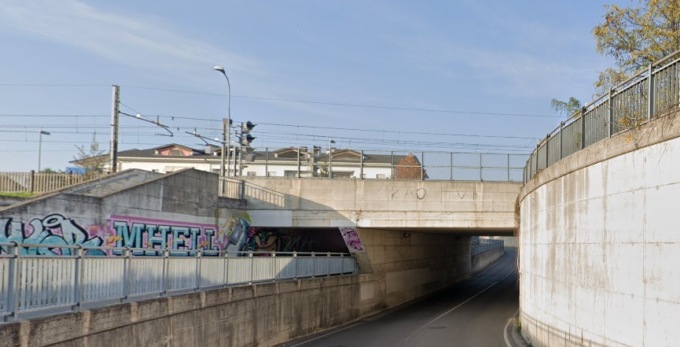 Dramma a Treviglio, ragazzina di 13 anni si lancia dal cavalcavia di via Pasteur