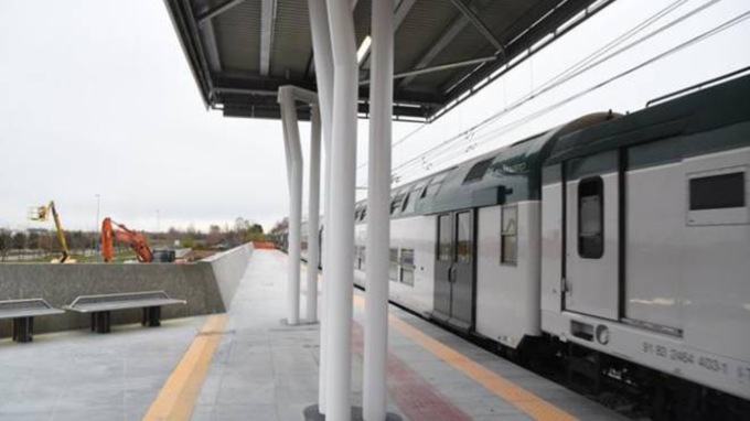 Dramma alla stazione dell’ospedale Papa Giovanni: uomo travolto e ucciso da un treno