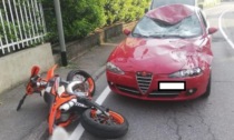 Violento scontro tra un'auto e una moto da cross a Ponteranica, ferito gravemente un 16enne