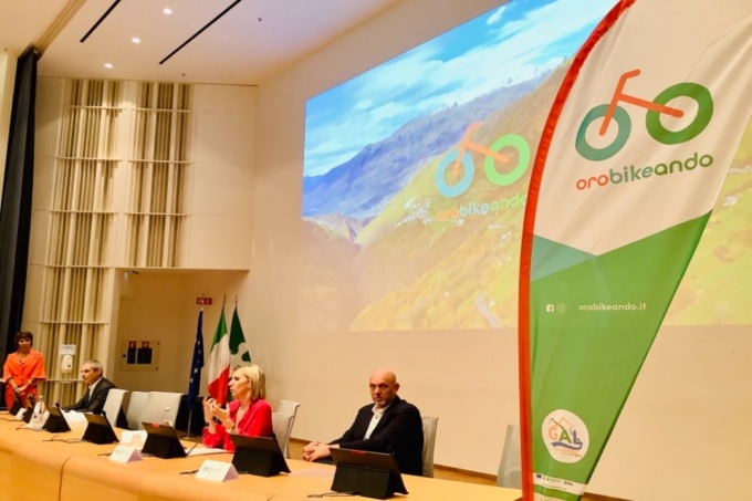 Presentato in Regione il progetto Orobikeando, la ciclovia che va da Bergamo a Tirano