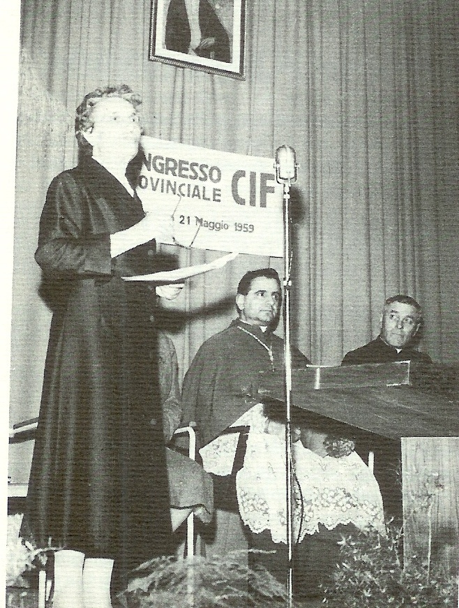 70 Congresso Provinciale del C.I.F. (1959) Betty Ambiveri, mons. Giusepp...