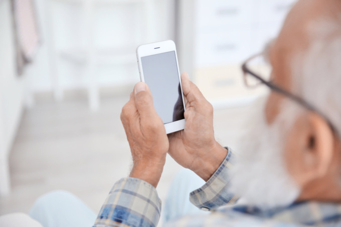 I ragazzi del Majorana insegnano gli smartphone ai “nonni” di Seriate
