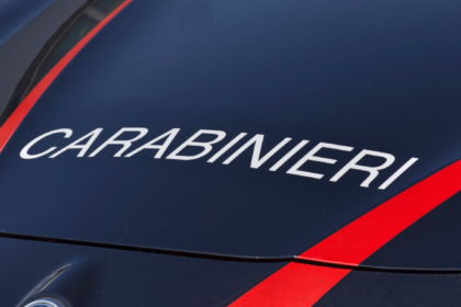 Trovato il corpo senza vita di un uomo in un’auto parcheggiata a Boltiere